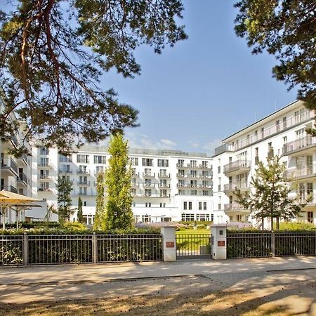 Steigenberger Grandhotel & Spa Heringsdorf Exterior photo The campus of the University of Applied Sciences and Medical University of Southern Tyrol