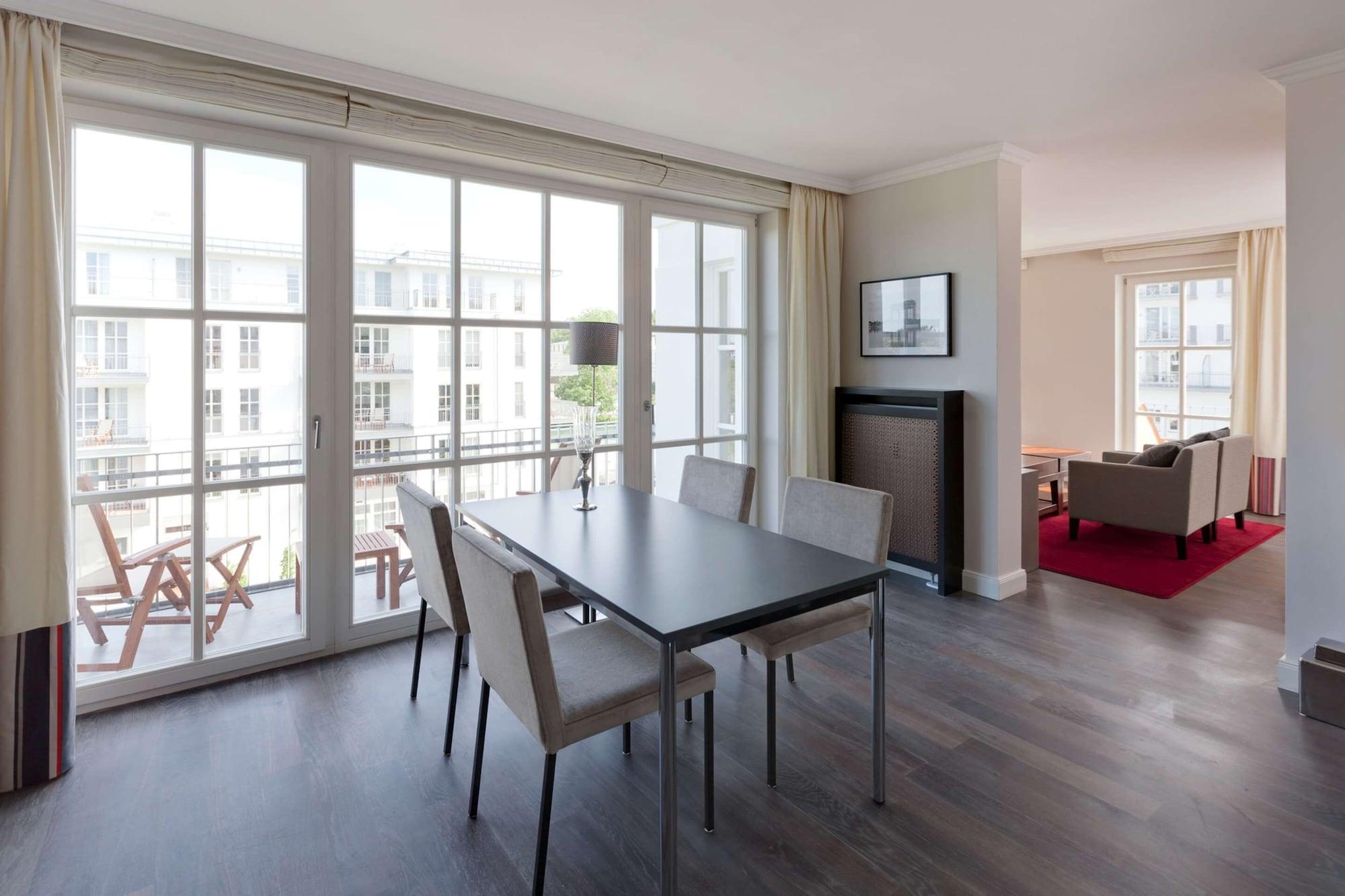 Steigenberger Grandhotel & Spa Heringsdorf Exterior photo Interior of a serviced apartment in Berlin, Germany