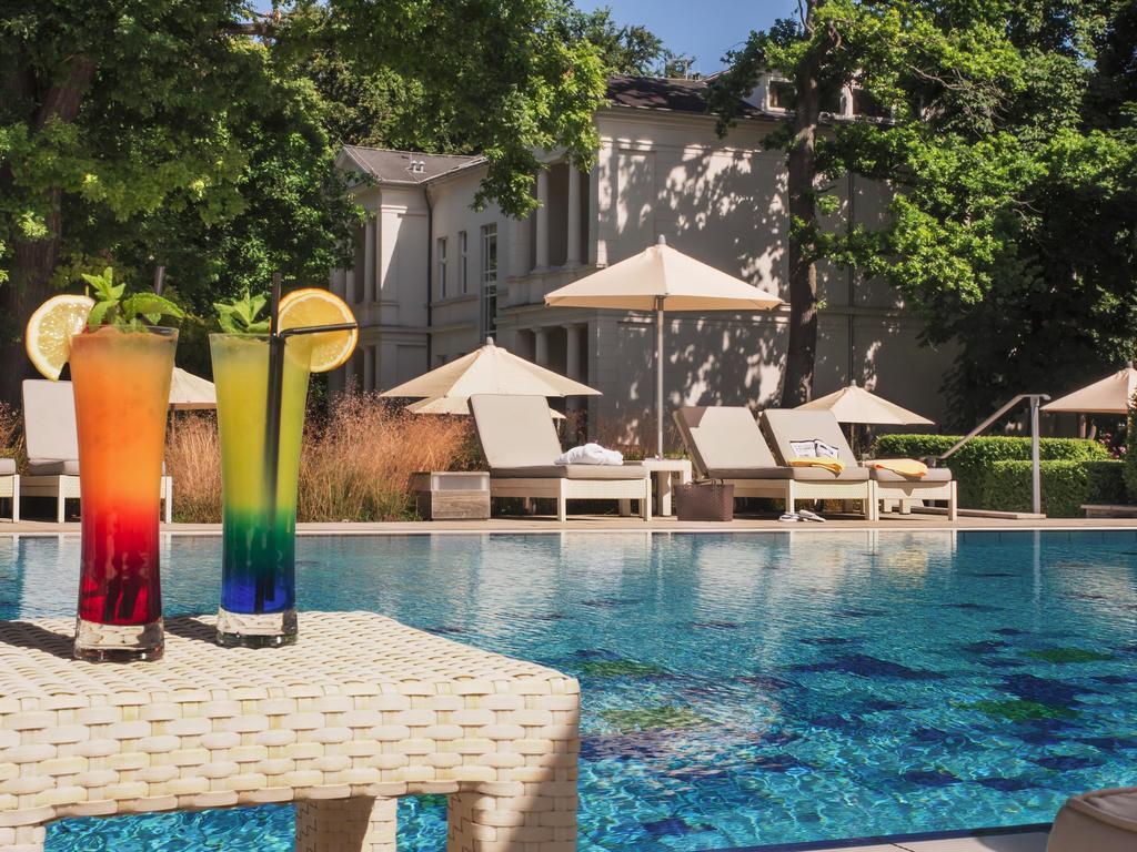 Steigenberger Grandhotel & Spa Heringsdorf Exterior photo The swimming pool at the hotel